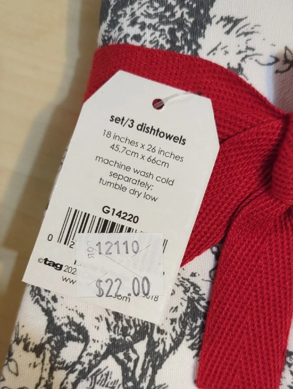 Tag White and Black Wildlife Dish Towels NWT